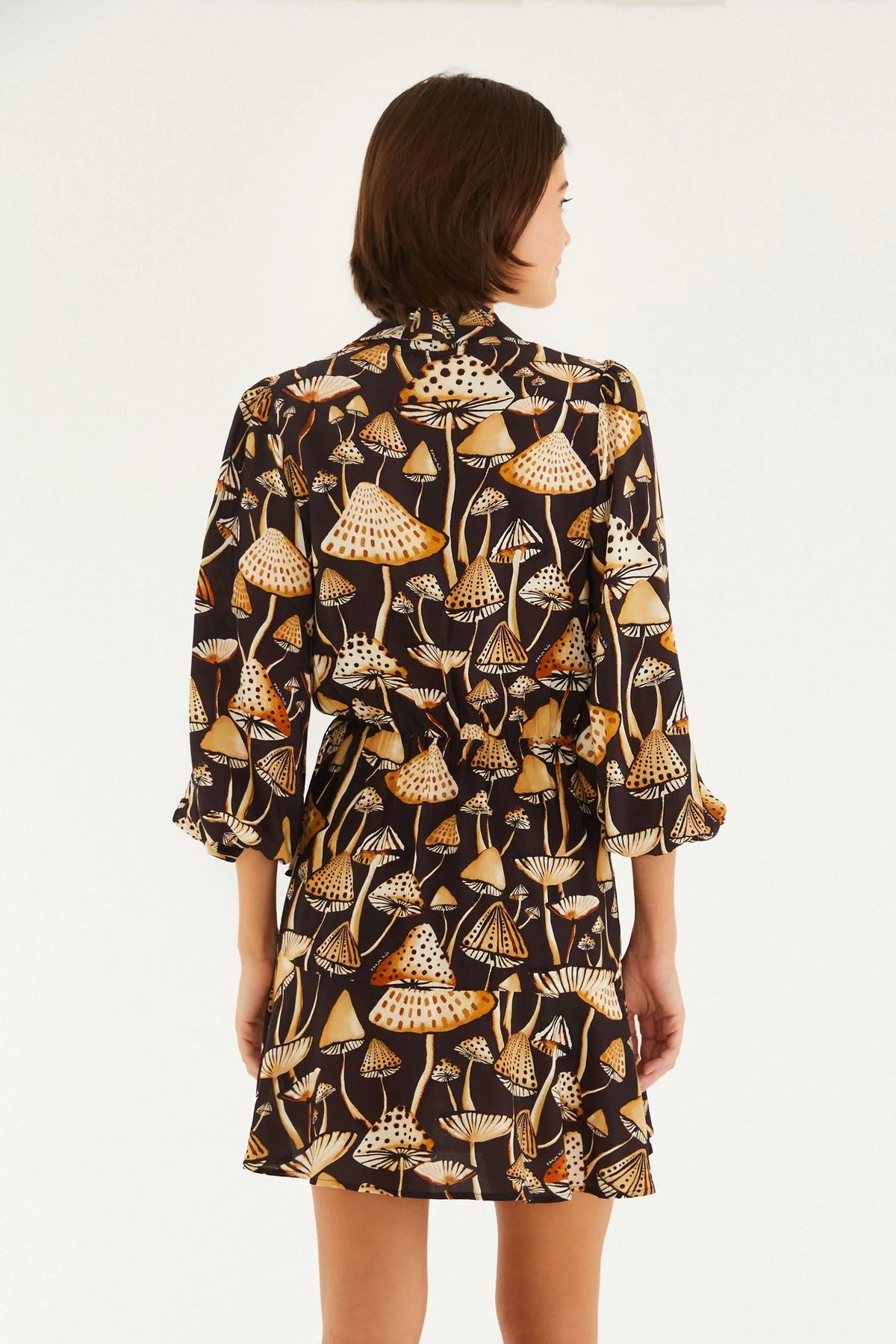 Vestido Curto Cogu