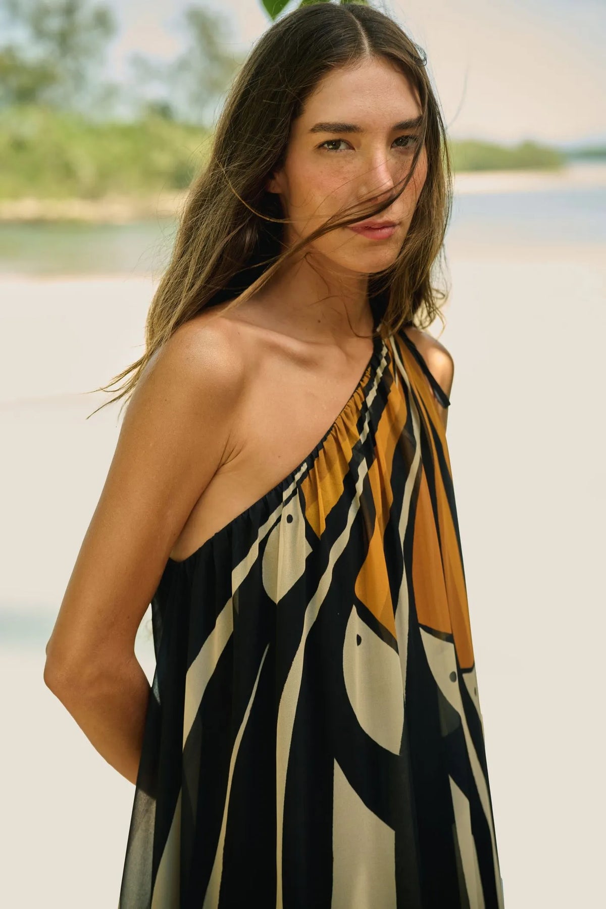 VESTIDO OMBRO SO ENG LEQUE DE TUCANO