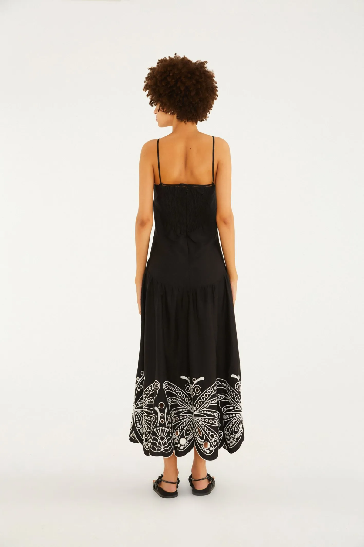 VESTIDO RICHELIEU ASA DE BORBOLETA