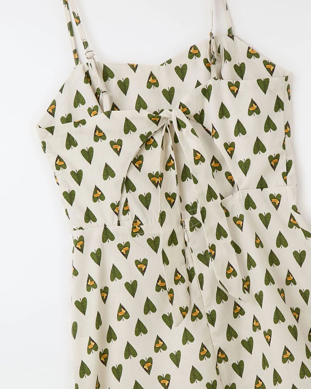 Vestido Tucano Em Folha