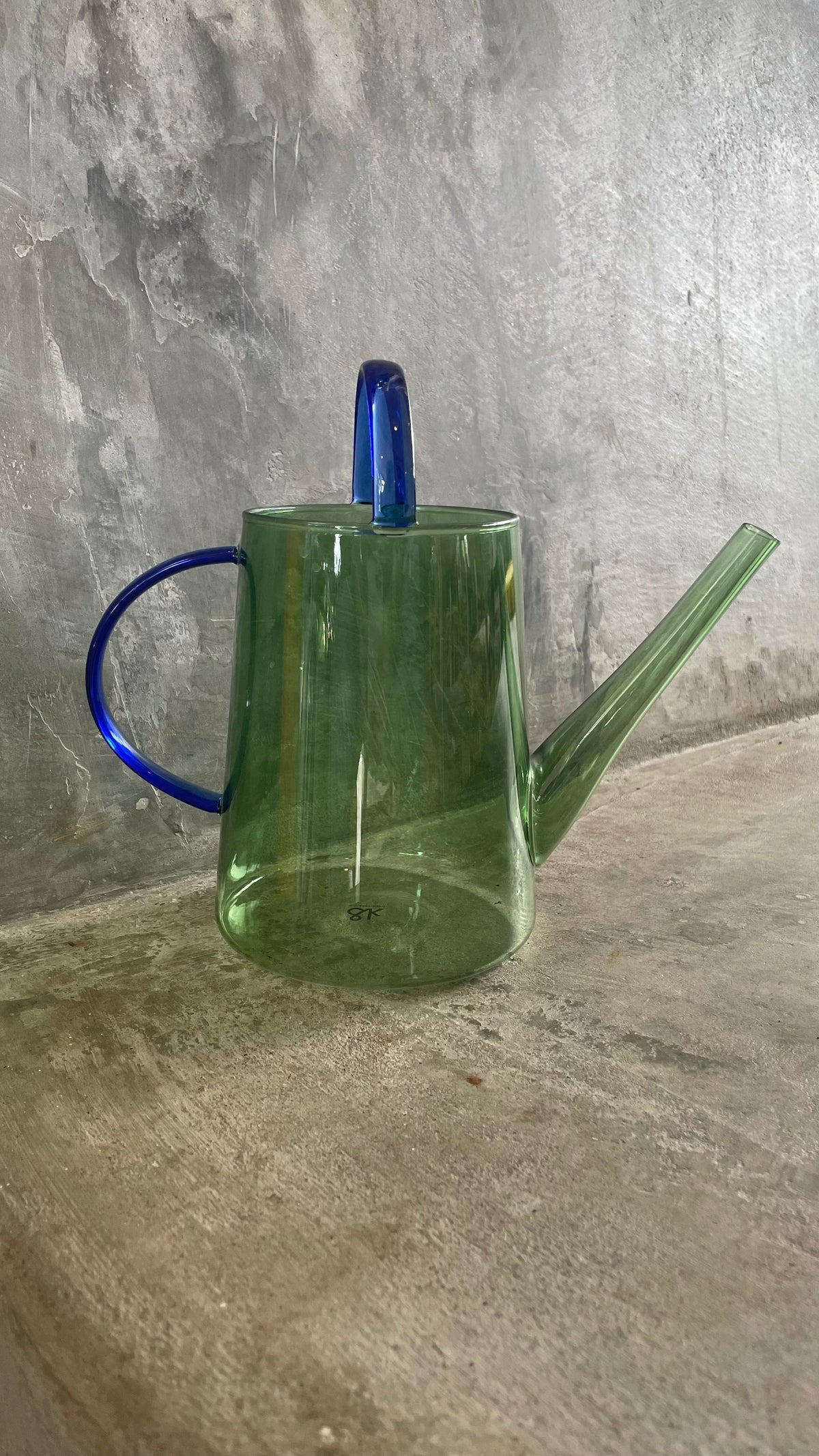 Watering can loop green