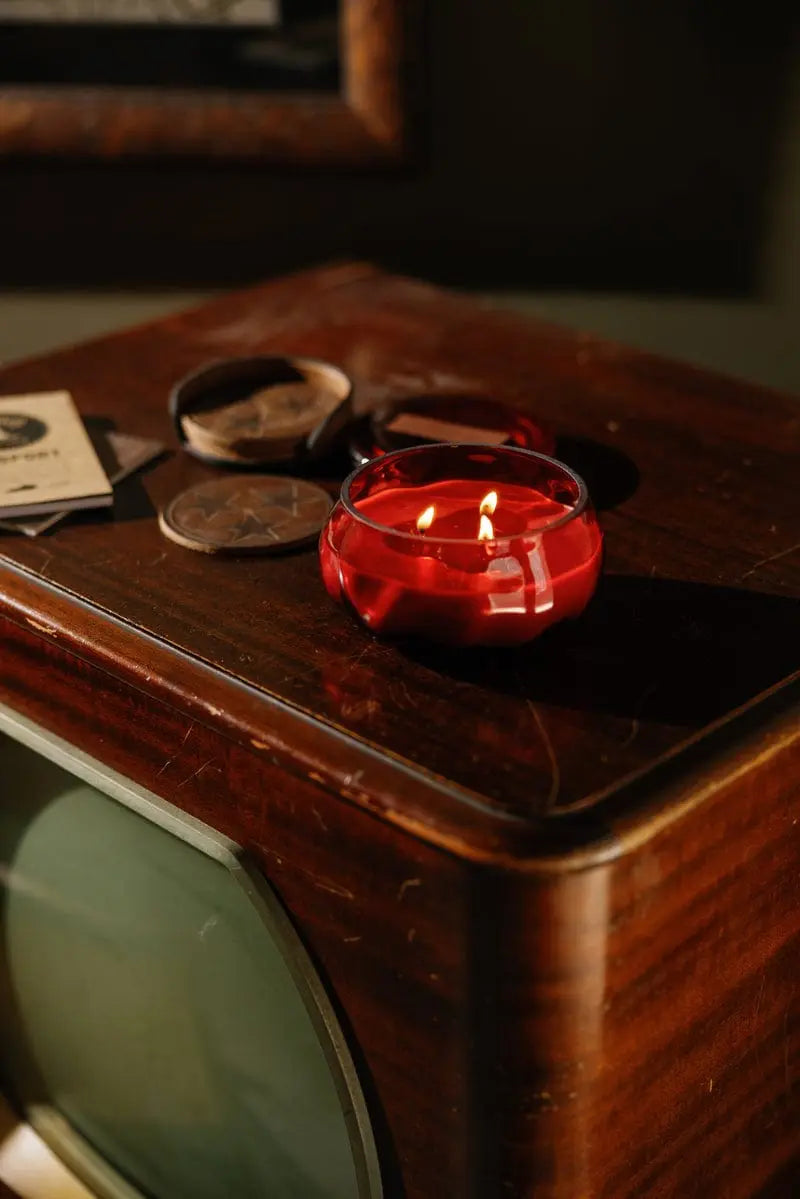 Basalt Red 10 Oz Organic Shaped Tinted Glass with Lid